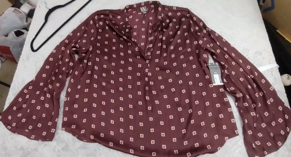 Worthington Women's V neck Blouse Size 2XL BurgundyColor W/Print NWT Retail $54